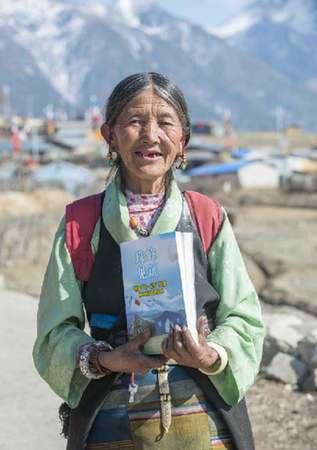 】新华社记者西藏灾区影像pg电子中国【凤凰涅槃(图7)