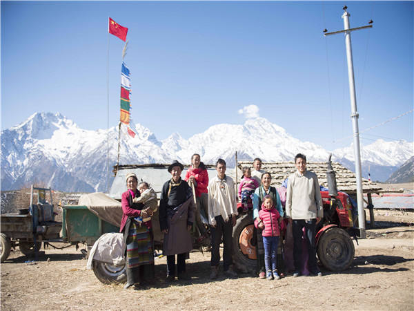 】新华社记者西藏灾区影像pg电子中国【凤凰涅槃(图10)